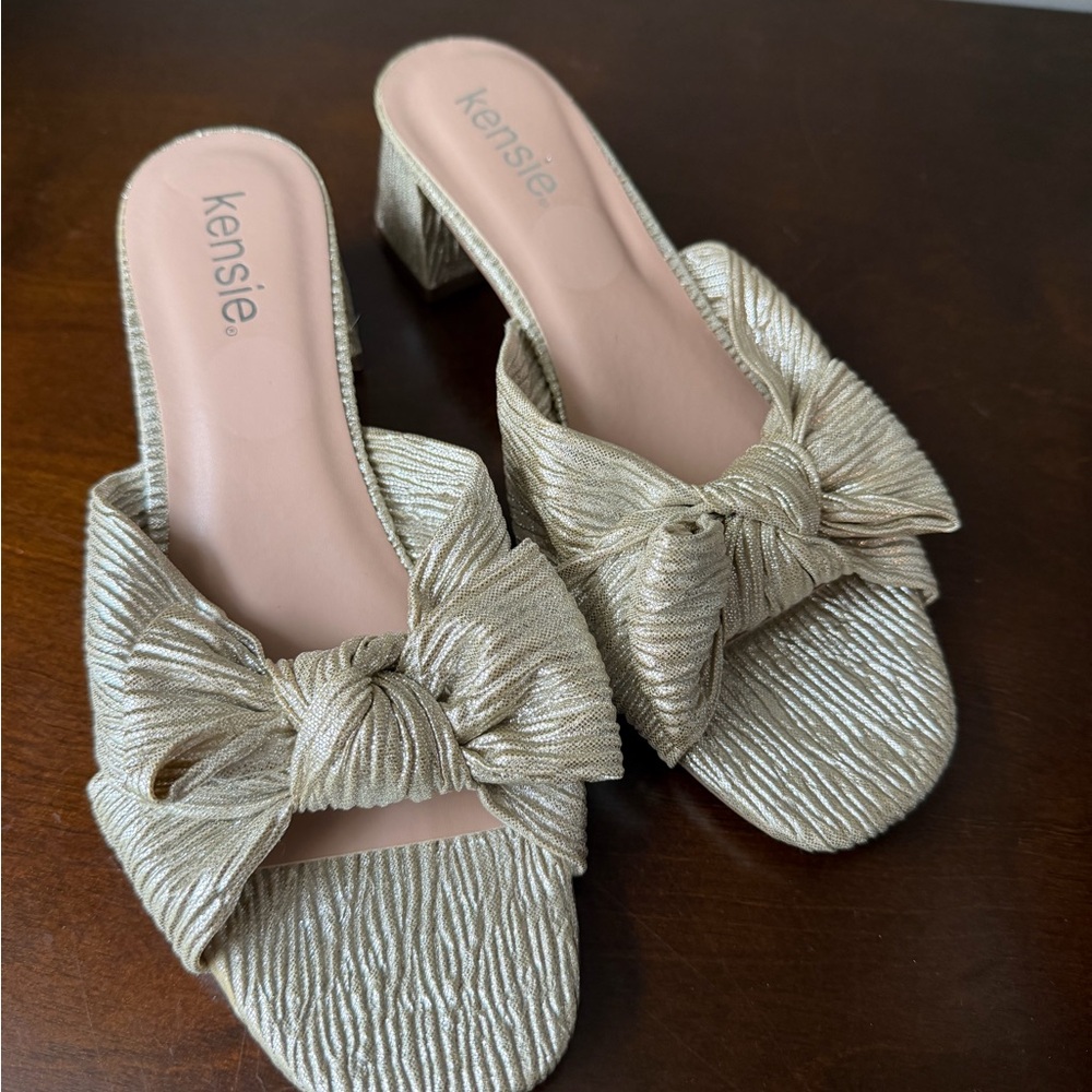 Kensie Metallic Gold Knot-Front Block Heel sandal Mules